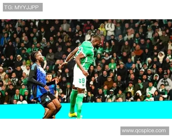 兰斯与圣埃蒂安激战正酣谁能在法甲赛场上笑到最后